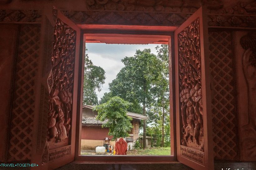 Červený chrám na Samui a prvý turista - čas úžasných príbehov