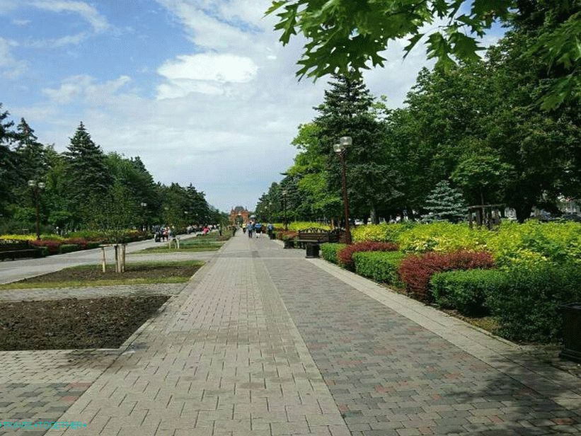 Alexandrovský bulvár. Fotografia - @ vologdenia