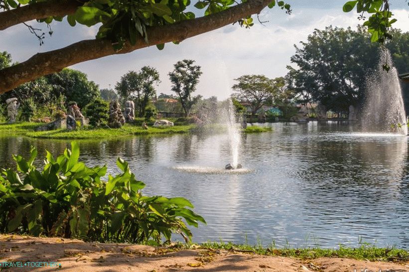 Krokodília farma v Pattaya a park miliónov rokov kameňov - moje dojmy