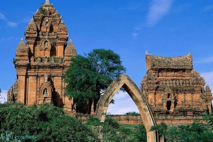 Vietnam, starobylé chrámové komplexy