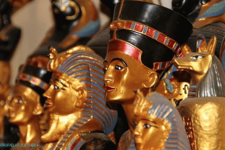 Egypt, tradičné suveníry v bazároch