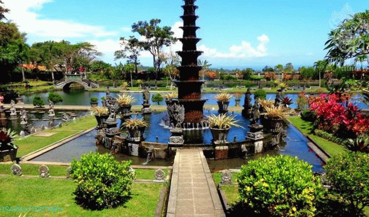 Bali, Tirta Ganga vodné paláce