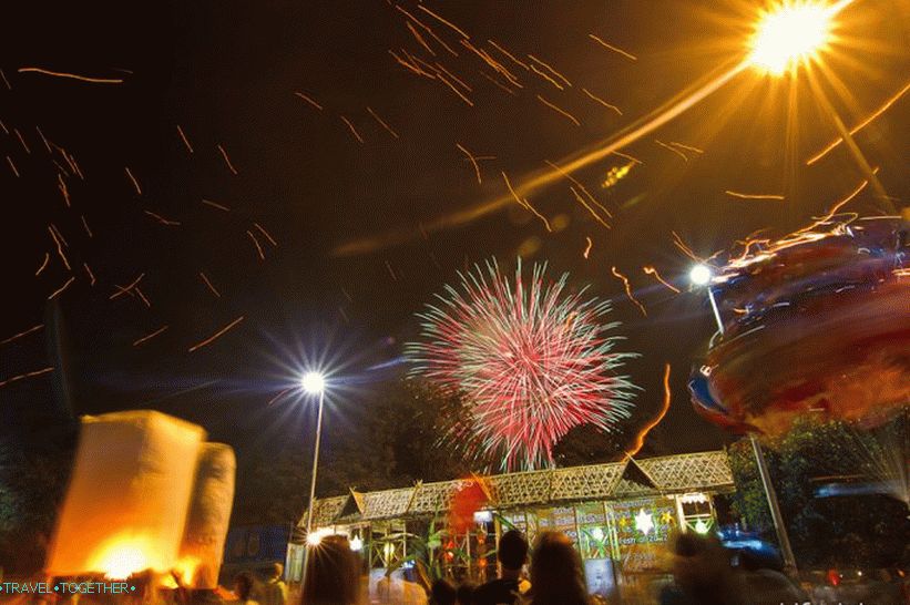 Loy Kratong a Yipeng Festival (20)