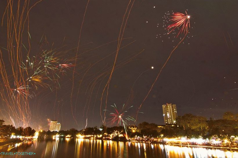 Loy Kratong a Yipeng Festival (26)