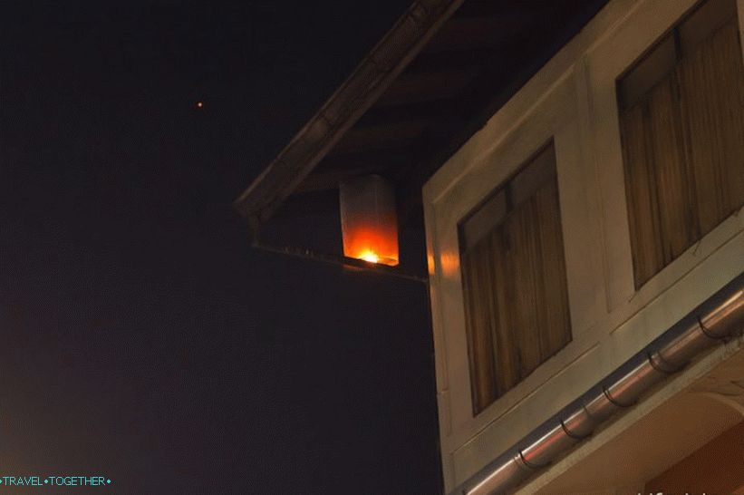 Loy Kratong a Yipeng Festival (32)
