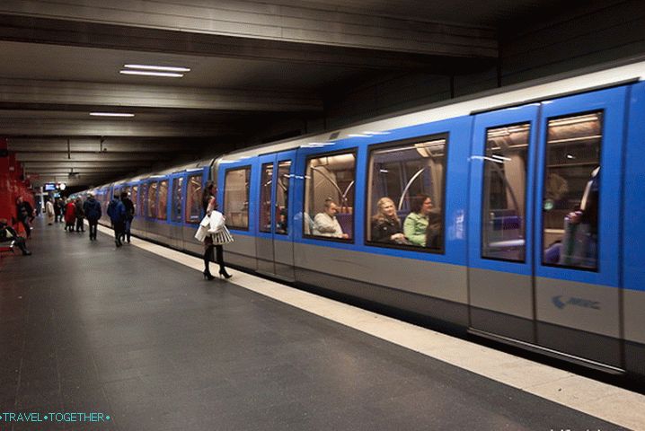 Moderné vlaky v metre