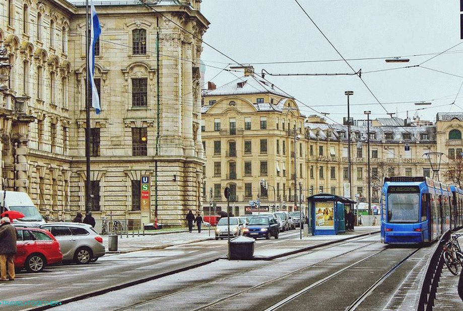 Električka na uliciach Mníchova