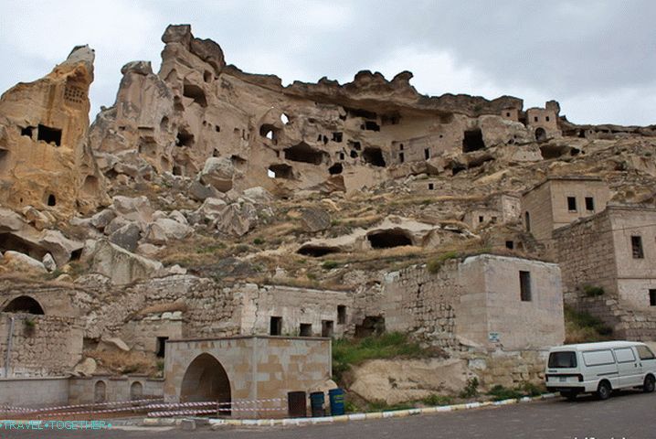 Stará dedina v Cavusine - 3 km od Goreme.