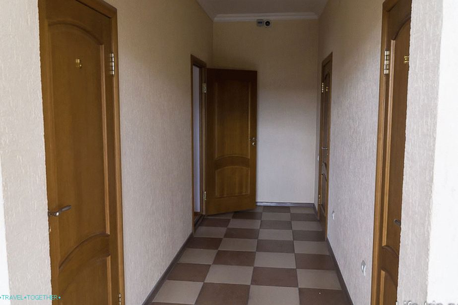 Hotel-amigo-08