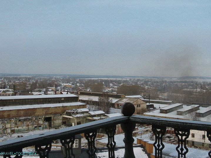 Pohľad na Nevyansk zo šikmej veže