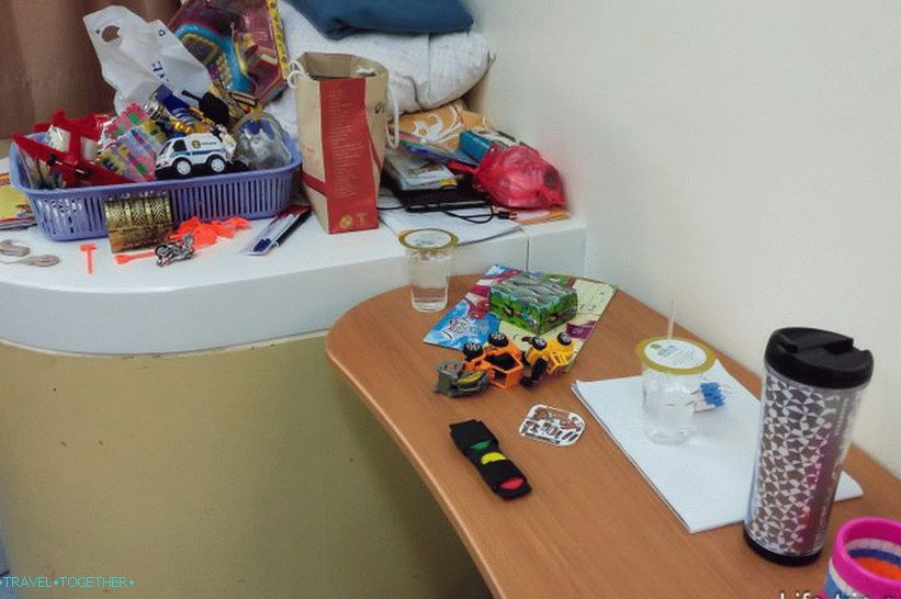 Kúpili si hračky v nemocnici, aby sa počas procedúr aspoň nejako upokojilo.