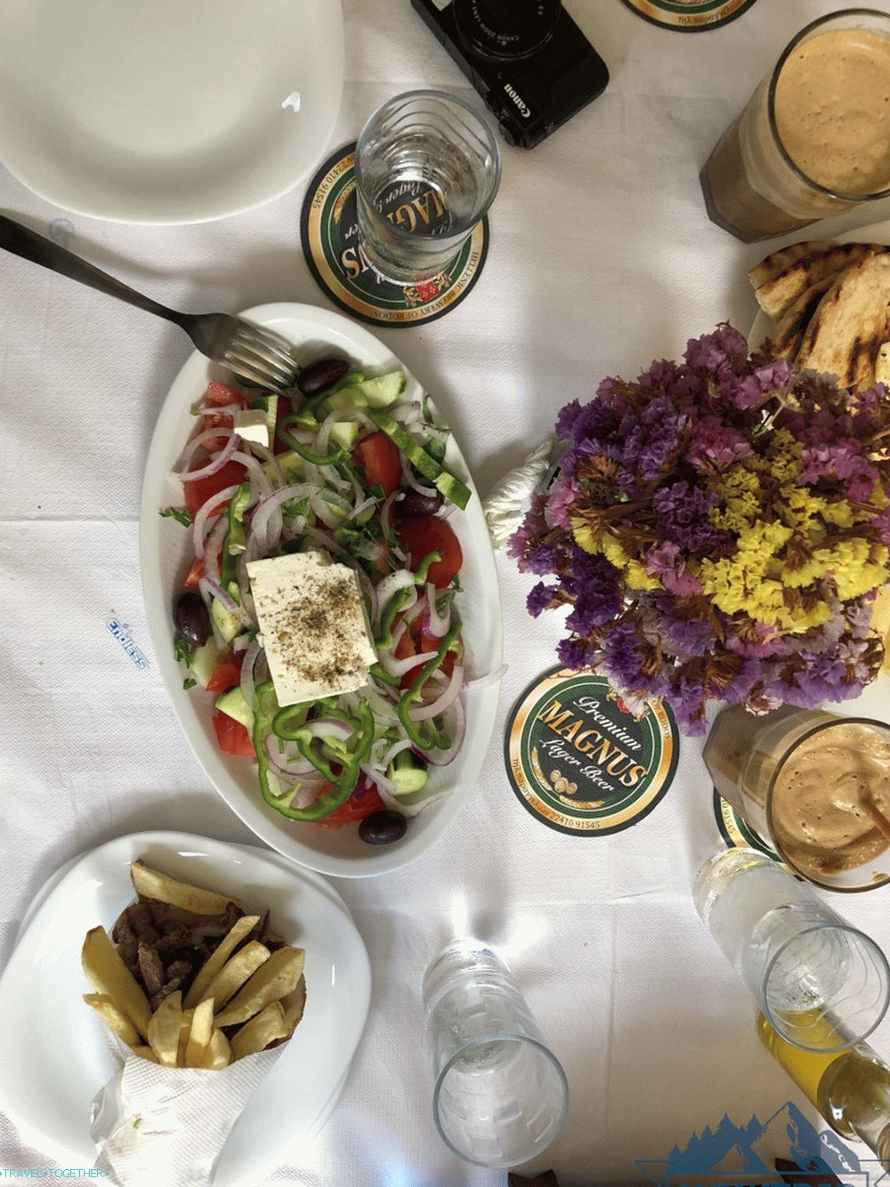Grécky šalát a Gyros na Rodose