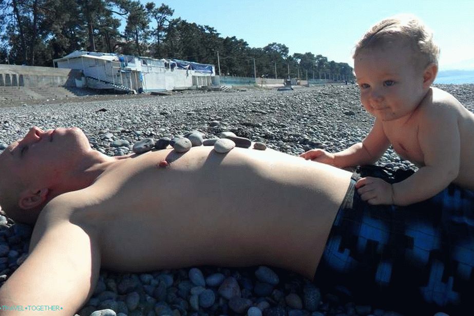 Začiatok októbra na pláži v Kobuleti. Nie sú tu vôbec žiadni ľudia.