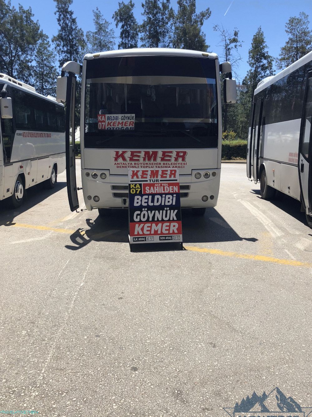 Autobus z Antalye do Kemeru