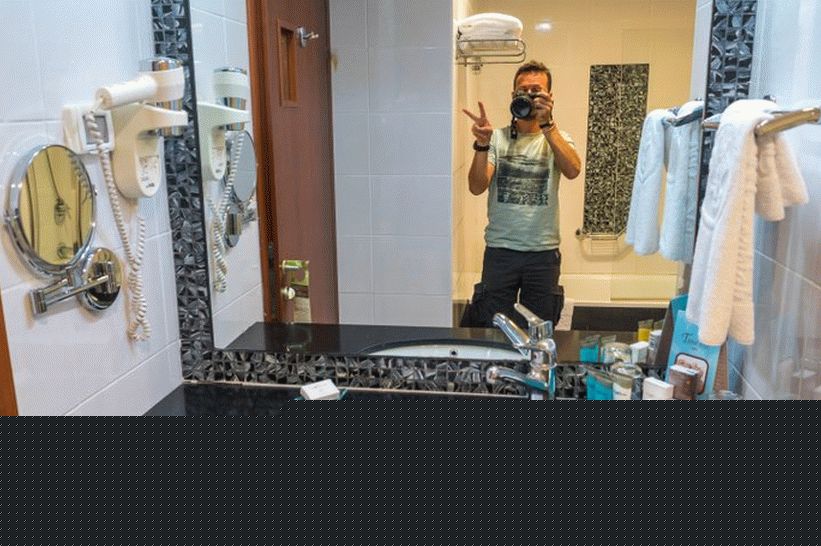 Druhá kúpeľňa so sprchou a vaňou