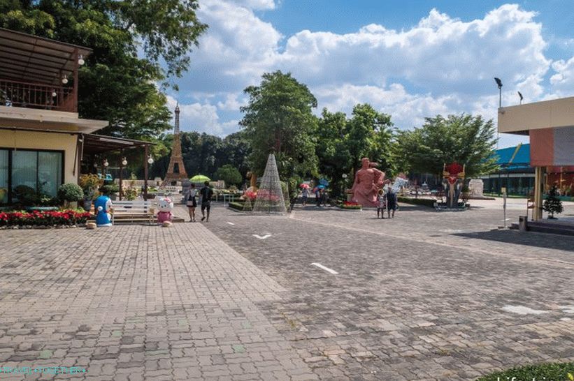 Pohľad zo vstupu do Mini Siam