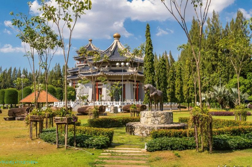 Park troch kráľovstiev alebo Park troch kráľovstiev v Pattaya