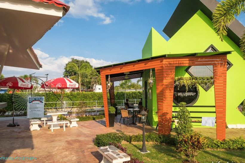 Inverted House in Pattaya - atrakcia pre deti a selfimanov