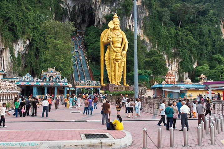 Jaskyne Batu a socha boha Muruga
