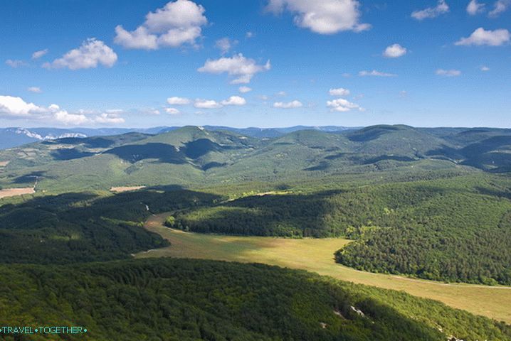 Pohľad z útesov Yuzyk-Khaya. Krym.