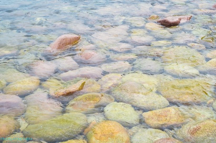 Ao Hin Ngam Beach (Ao Hin Ngam) - pobrežie zlomenej kosti