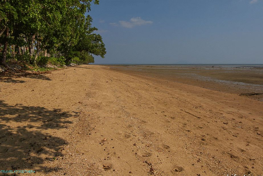 Pláž Ao Nam Mao Beach - nie na plávanie, ale na rozjímanie