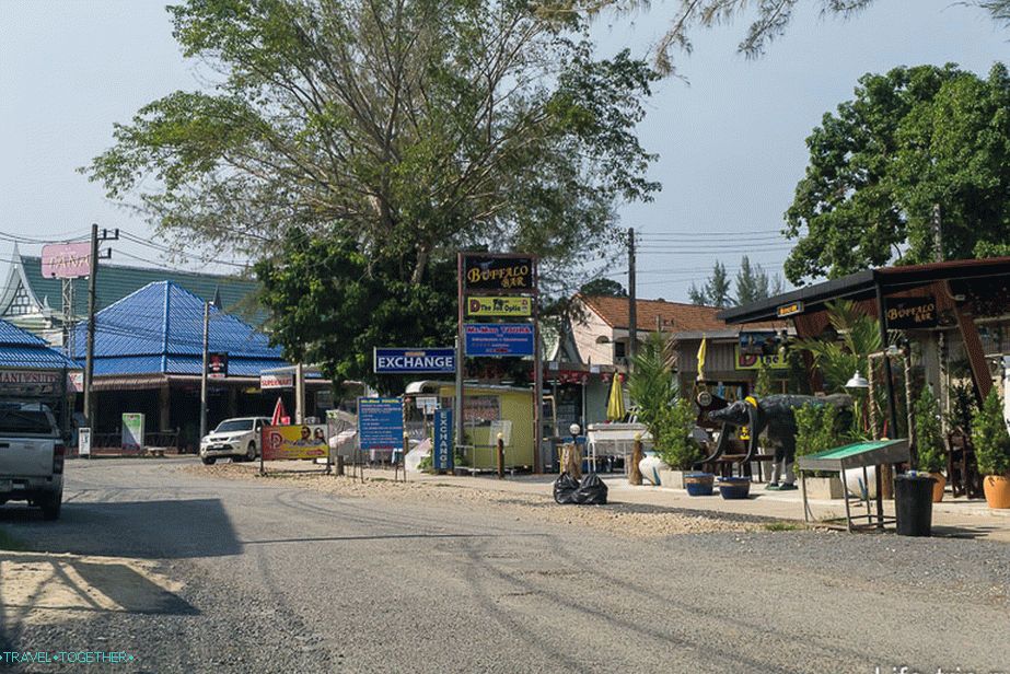 Khao-lak-beach-01