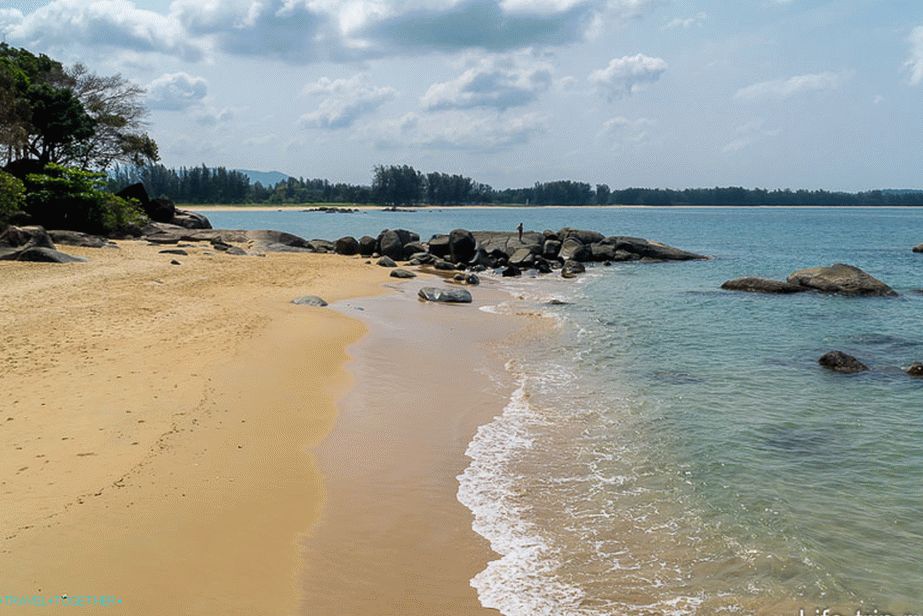 Khao-lak-beach-16