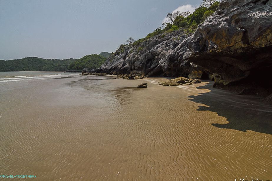Laem-sala-beach-08