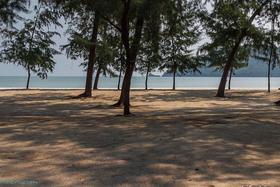 Laem-sala-beach-02
