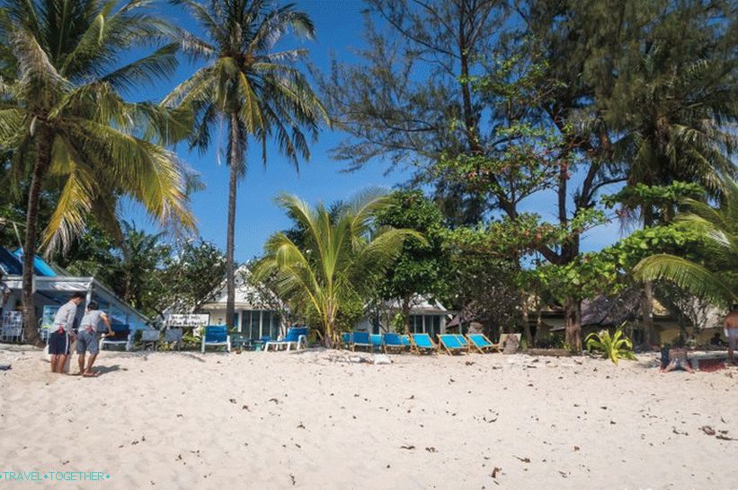 Long Beach na Phi Phi Don - štandardná turistická pláž