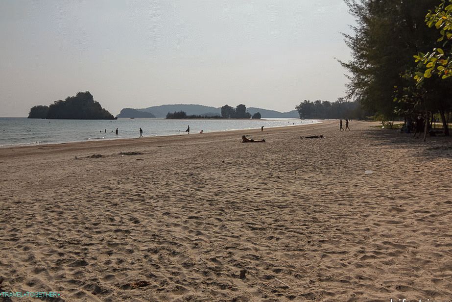 Pláž Nopparat Thara v Krabi - menej turistický sused Ao Nangu