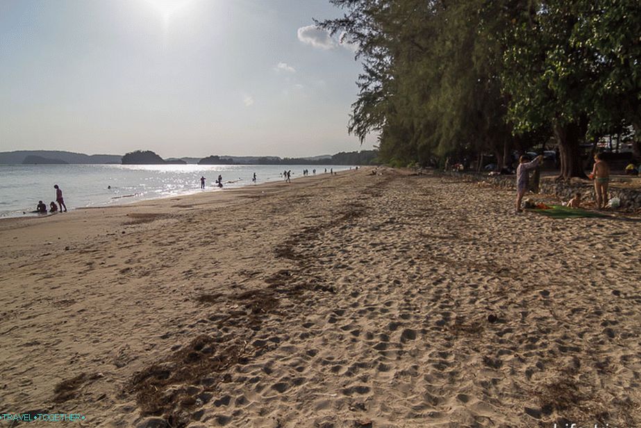 Pláž Nopparat Thara v Krabi - menej turistický sused Ao Nangu