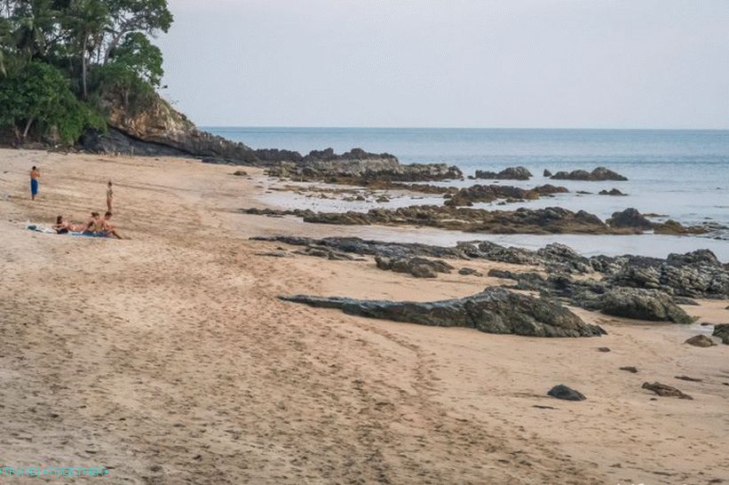 Pláž Nui na Koh Lanta pri odlive