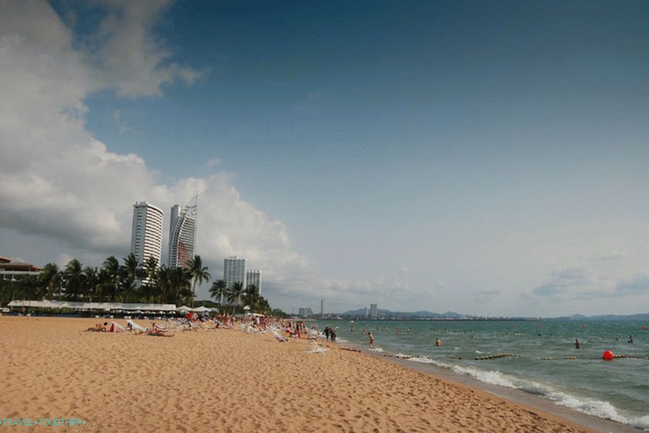 Ambassador Beach Hotel Beach - bez tieňa a preplnené