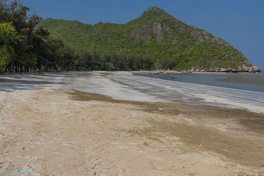 Sam-Phraya-beach-02