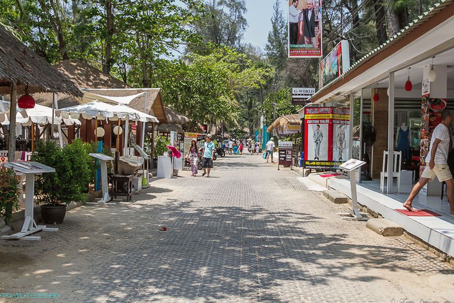 Plyazh-Surin, Phuket-01