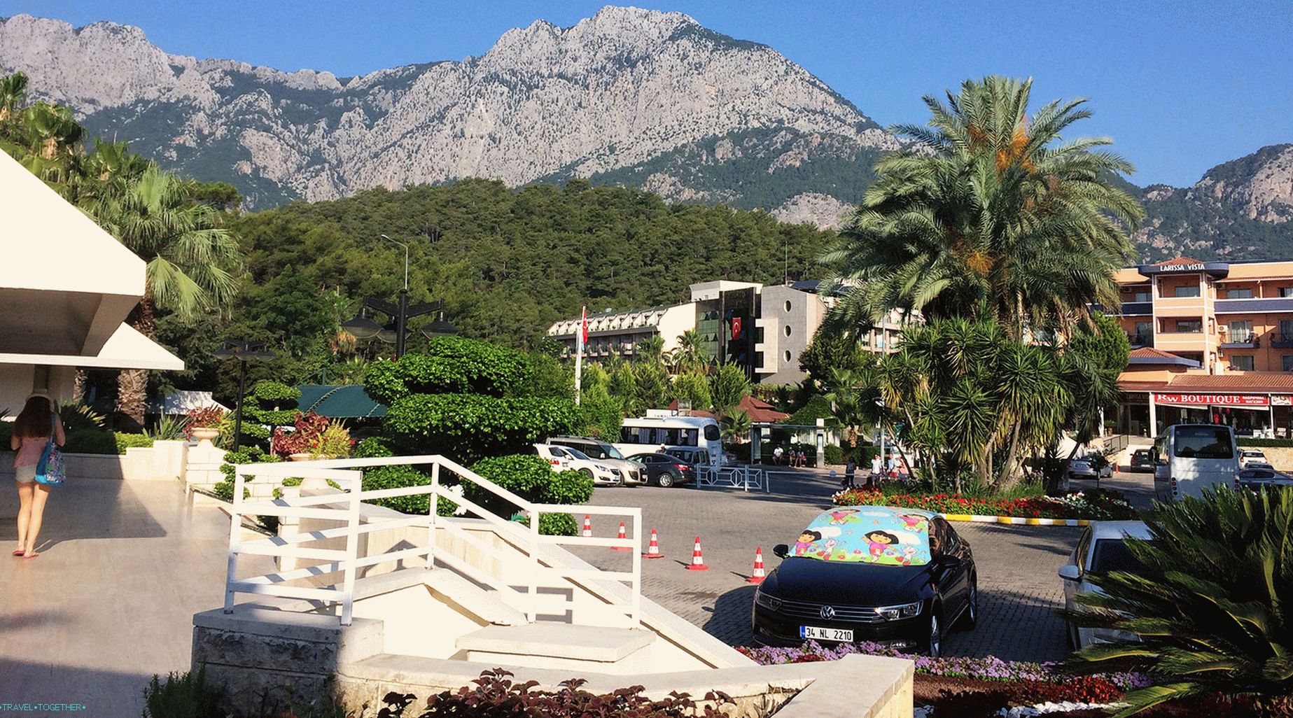 Kemer, vedľa hotela Queens Park Resrot 5