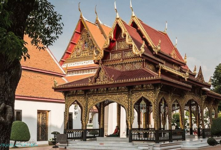 Relaxácia s dieťaťom, Národné múzeum v Bangkoku