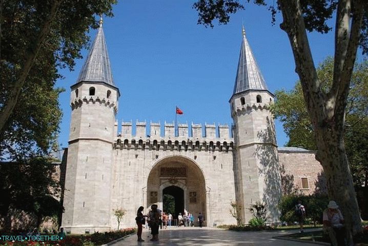 Počasie v Istanbule v januári - Topkapi Gate