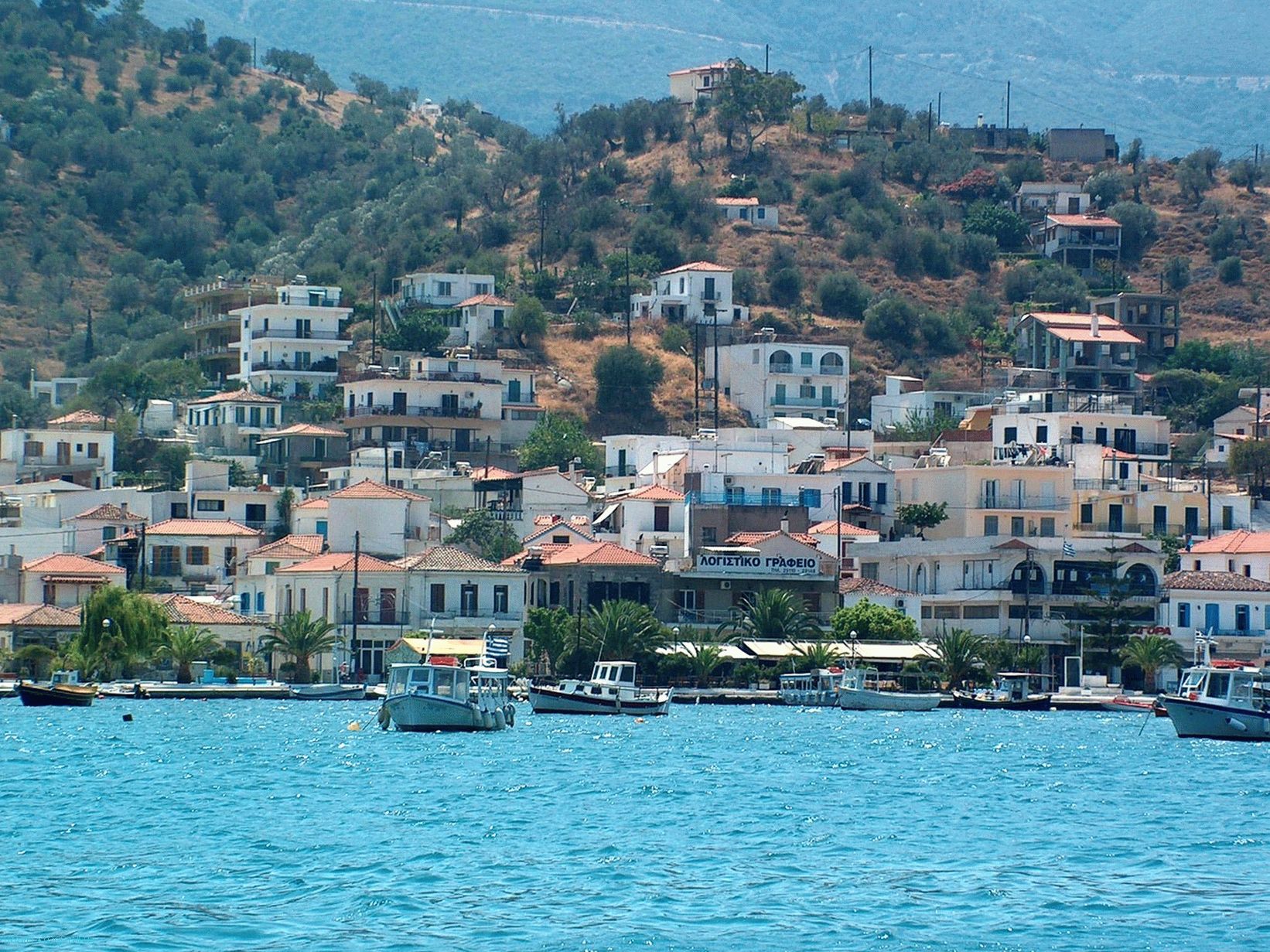 Poros. Pamiatky a pláže pokojného ostrova
