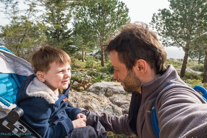Úžasná skala na severe Izraela - park Adamit a jaskyňa Keshet