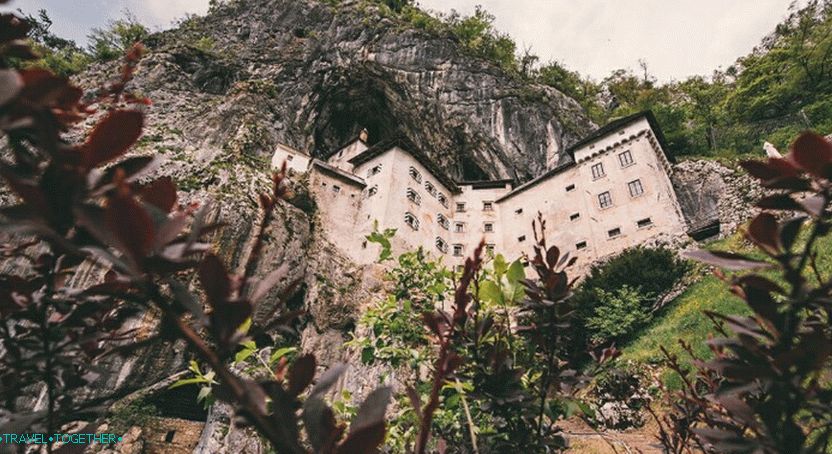 Predjama Castle