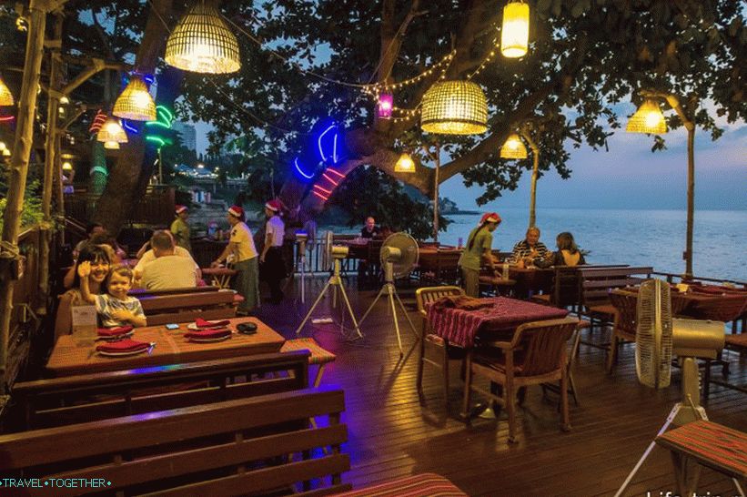 Kapustová reštaurácia a kondómy v Pattaya je veľmi pekné miesto