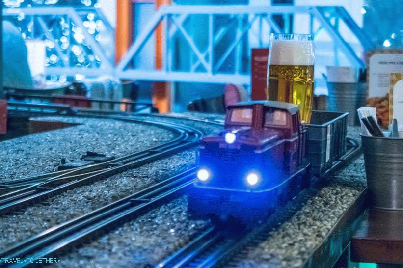 Reštaurácia s vlakmi v Prahe - pivo a atrakcie