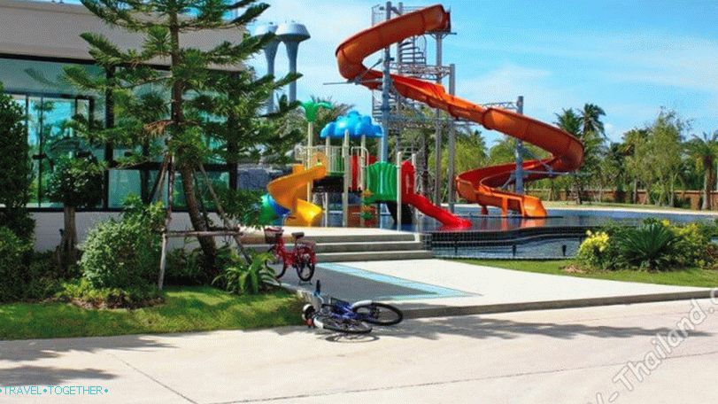 Aquapark v ruskej dedine v Pattaya