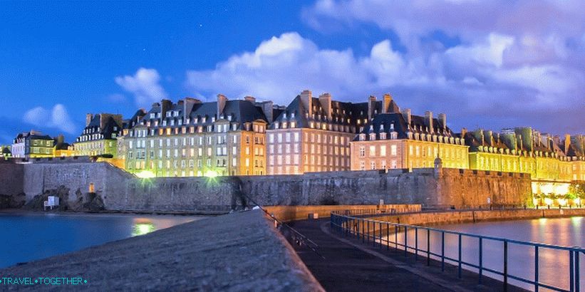 Noc v Saint-Malo