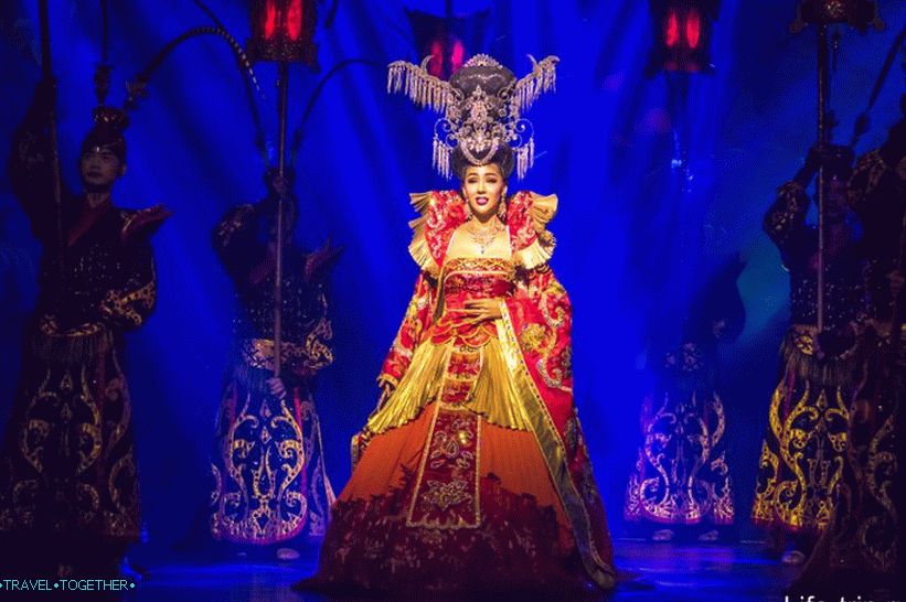 Show Alcazar in Pattaya - moja recenzia show transvestitov