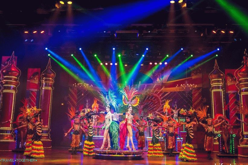 Alcazar - transvestitová show v Pattaya