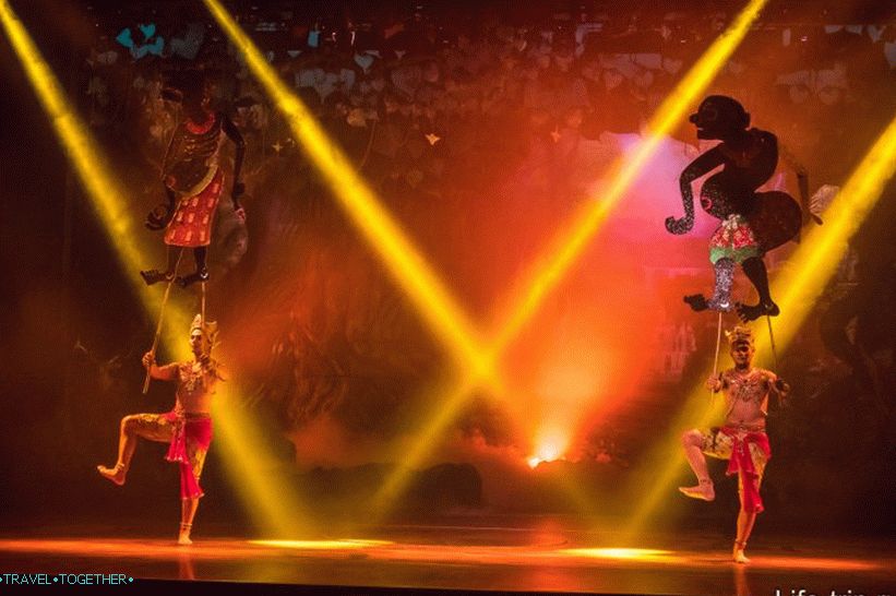 Show Alcazar in Pattaya - moja recenzia show transvestitov